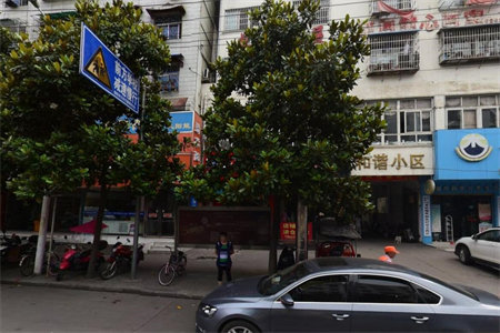 佛山小学附近花千树3室2厅1卫72万97.6m2中档装修出售